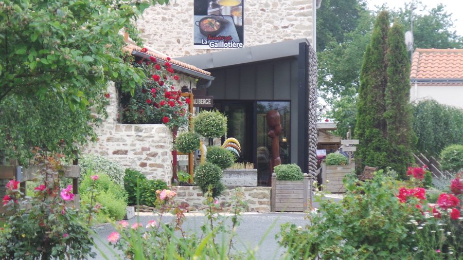 Entrée de l'Auberge - Juin 2019