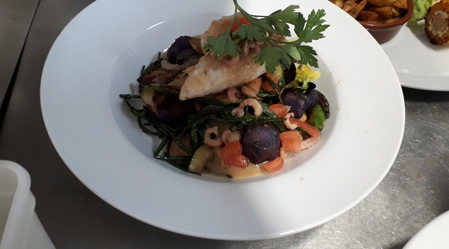 Zeewolffilet met Violetteaardappelen en Dugléré saus 