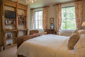 Room & Suite