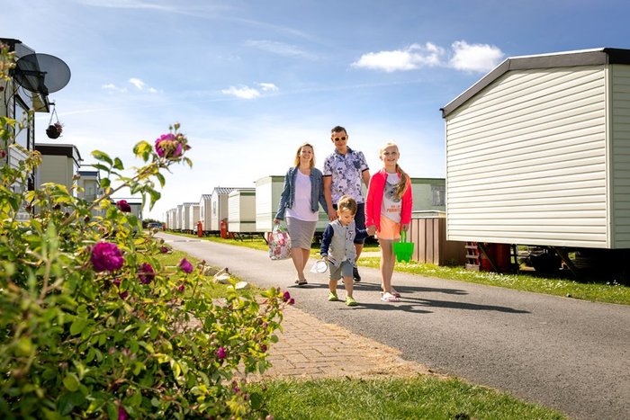 DOVERCOURT HOLIDAY PARK - Updated 2025 Prices & Campground Reviews ...