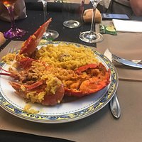 Una vez en el plato, el resultado fue expectacular. Observando a los comensales, casi todo el mundo repitió. ¡¡no era para menos¡¡. La dueña (no recuerdo su nombre) se mostraba encantada. Todo un acierto la eleccion del restaurante y la comida.