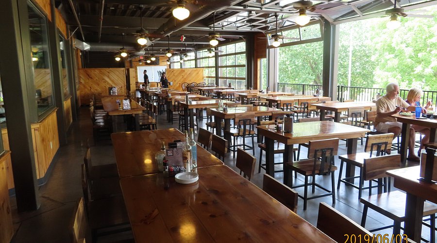 Harpoon Harry's Crab House