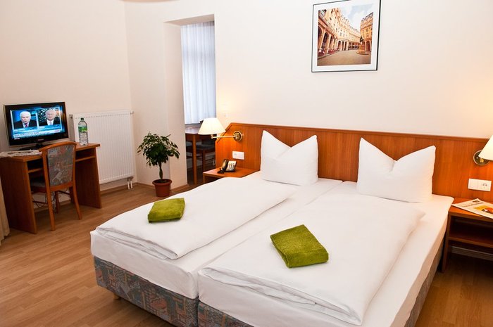 Goethe Apartment Rooms: Pictures & Reviews - Tripadvisor