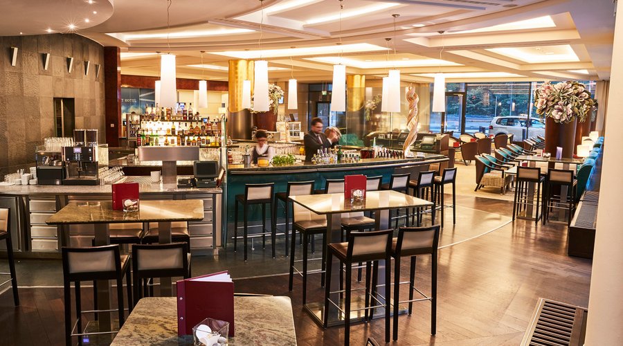 Lobby-Bistr-Bar Con.nex.ion