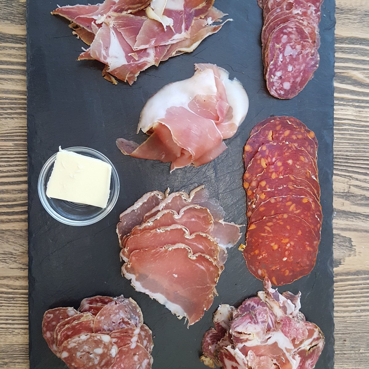 Ardoise de Charcuterie Corse pour 2 - Restaurant à Marseille Cinq