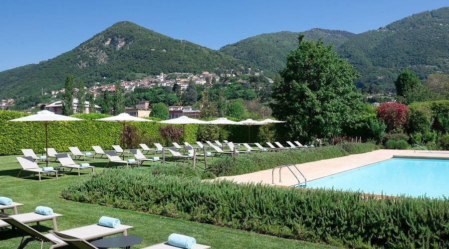 Our private park with pool and whirlpool area
