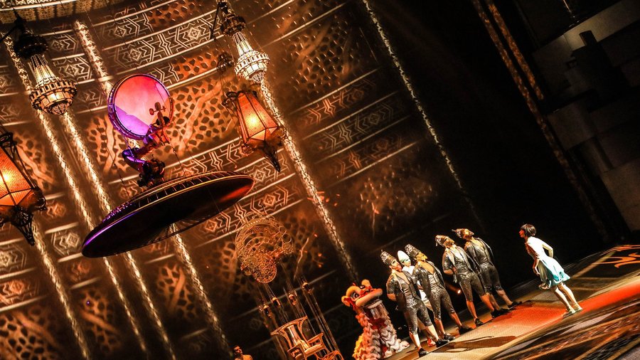 Dubai's #1 Show- La Perle