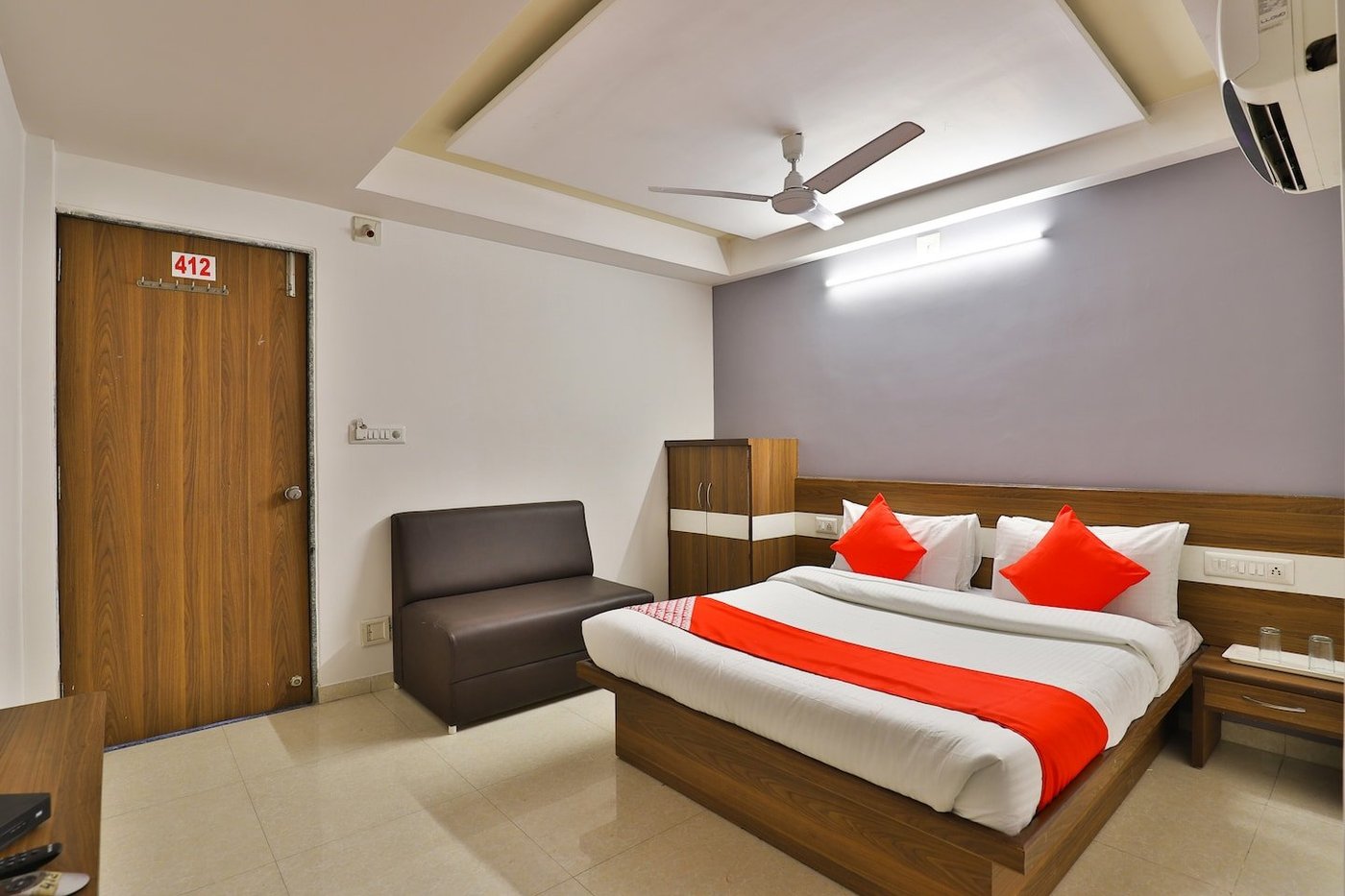 HOTEL TIRUPATI - Prices & Lodge Reviews (Ahmedabad, India)