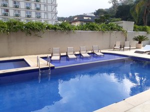 Piscina e praia