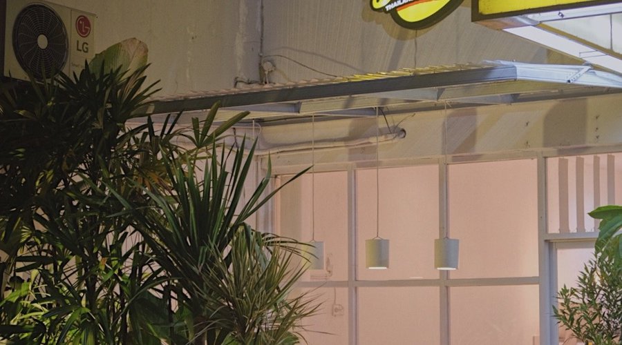 sittichai thailand food & mangos cafe