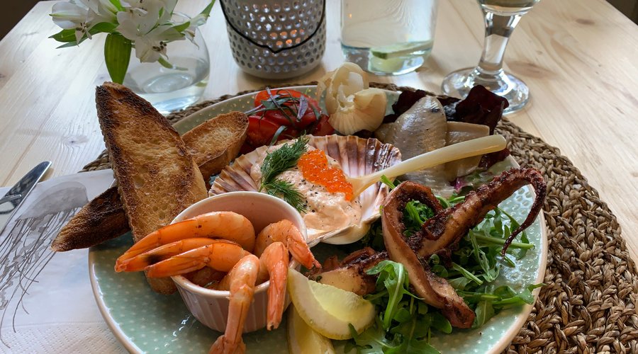 Mixed seafood plate