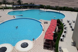 Pool & Beach
