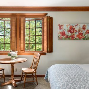 SingleQueen Room