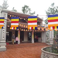 Bên trong khu di tích.