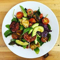 Avocado and spicy chorizo salad