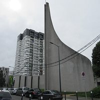 L'église et sa flèche