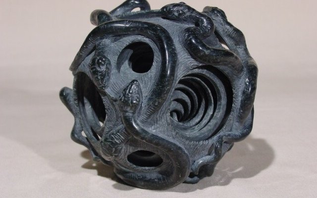 Sphärenkugel aus Edelserpentin von Otto Potsch