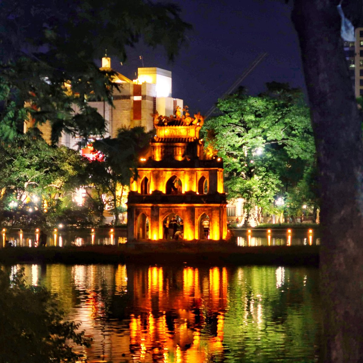 Hoan Kiem Lake Night