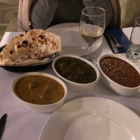 Methi Chicken, Dahl Makhani, Palek Paneer & Butter Naan