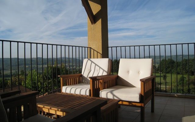 Vue sur la vallée de la Vézère depuis une chambre d'hôtes