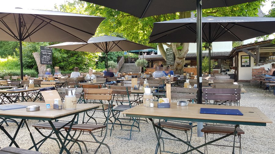 Biergarten innen