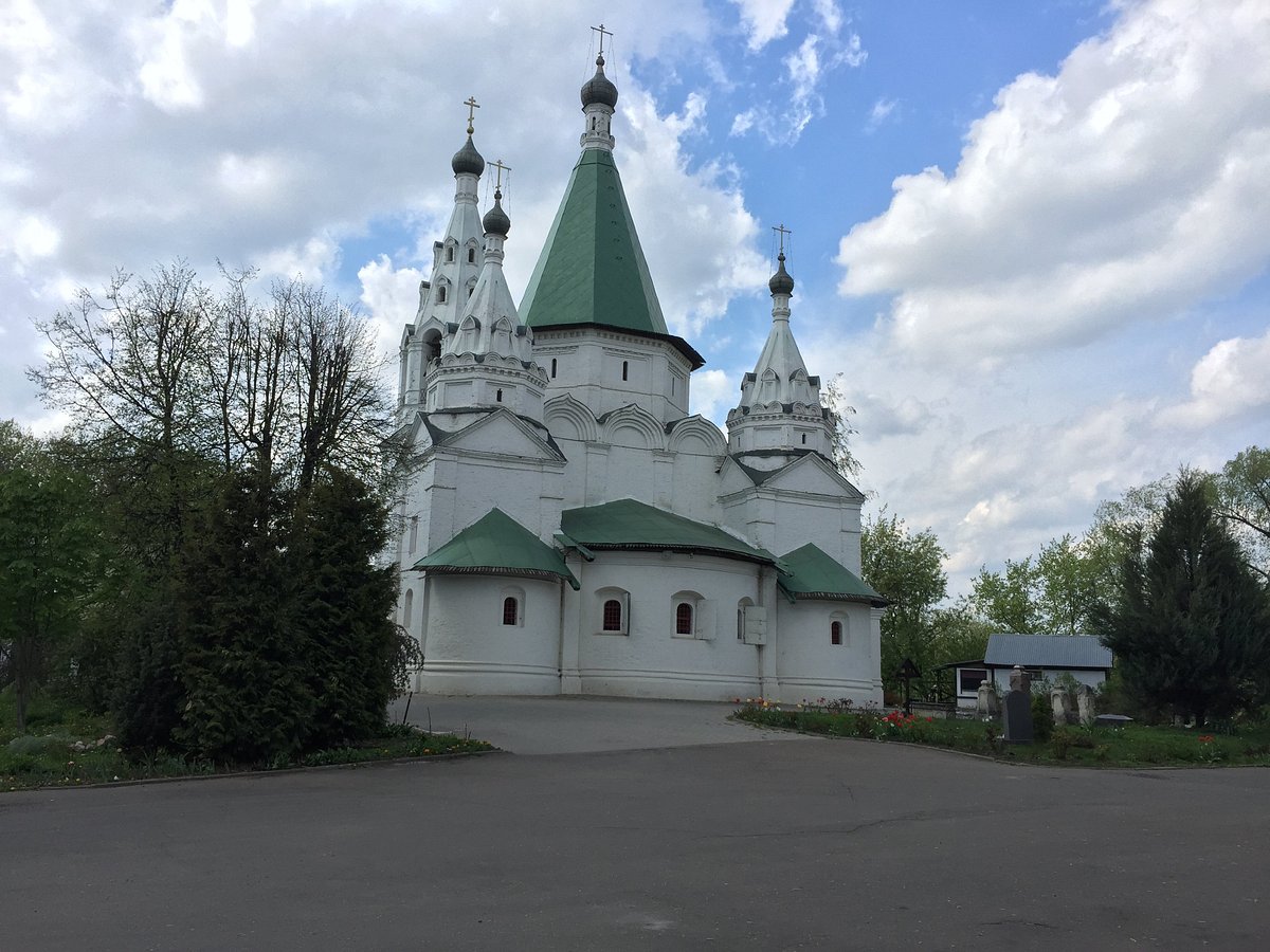 Храм Живоначальной Троицы в Троицком-Голенищеве, Москва - Tripadvisor