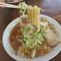 割としっかりゆでられた麺です。