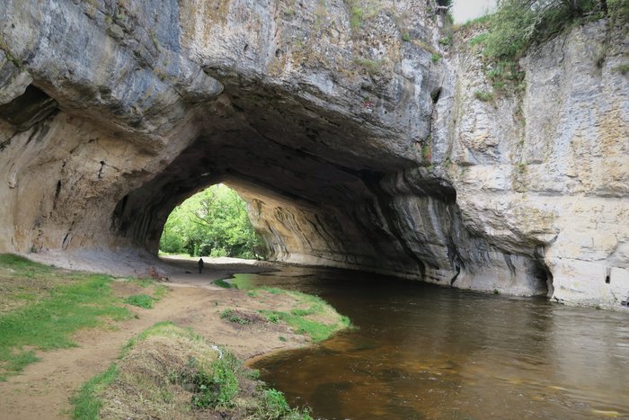 Imagen 4 de Puente Natural Sobre El Río Nela