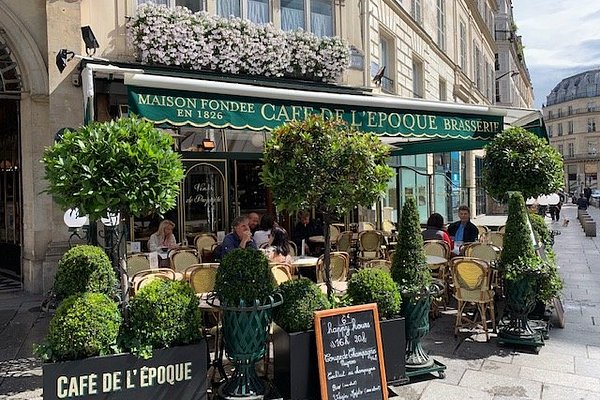 Coffee shop and restaurant in the Champs-Elysées, inclusive coffee