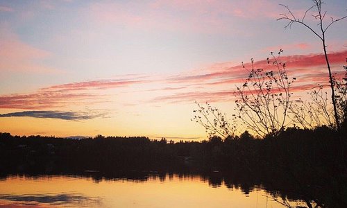 Закат на озере Волынское