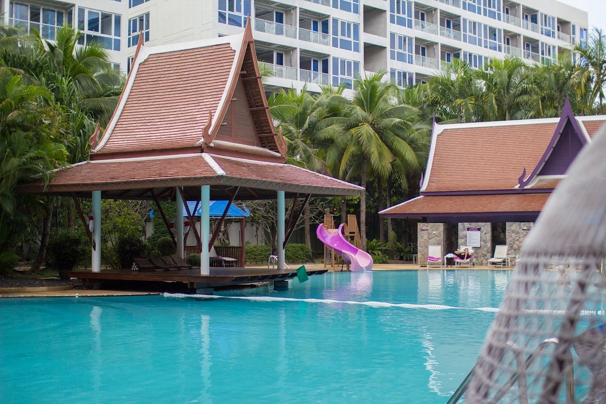 Отели в паттайе отзывы. Mercure Hotel Pattaya 4. Меркури Паттайя. Лонг Бич Гарден Паттайя. Отель Heeton Concept Hotel Pattaya 4.