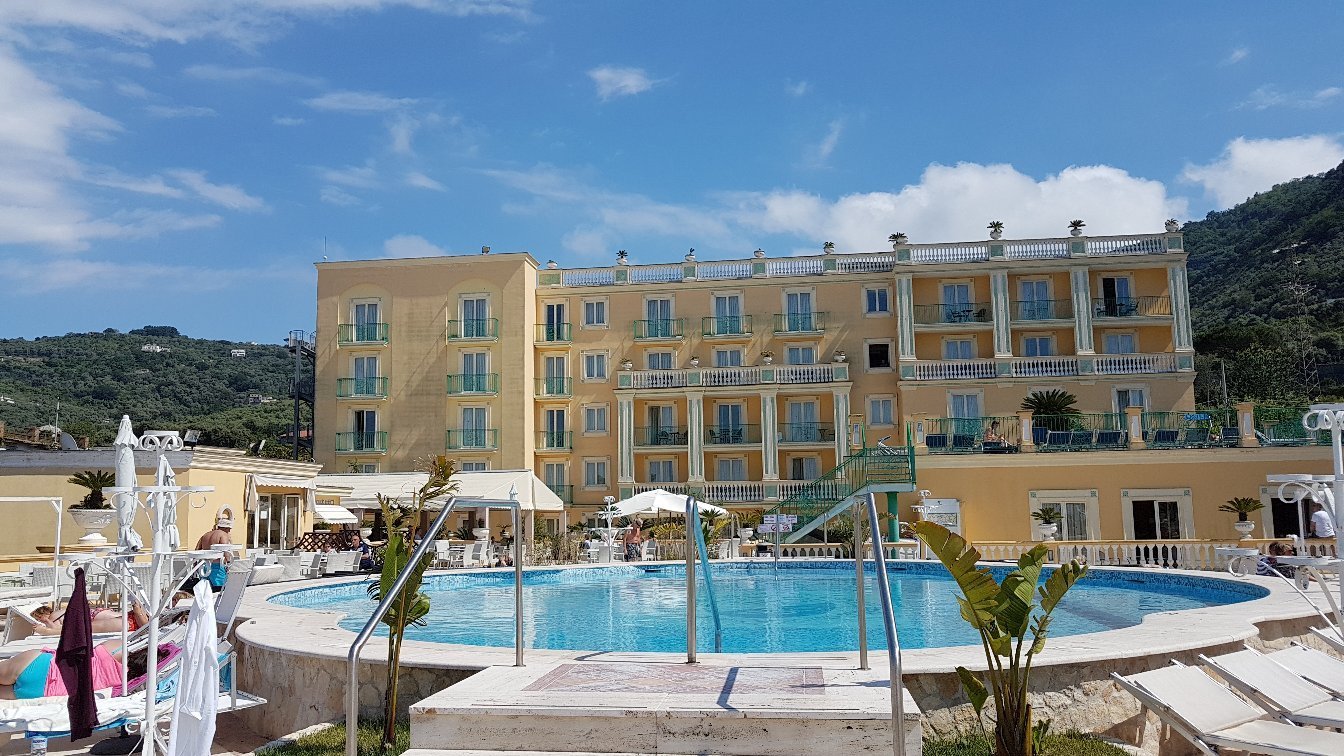 Grand Hotel La Pace Pool: Pictures & Reviews - Tripadvisor