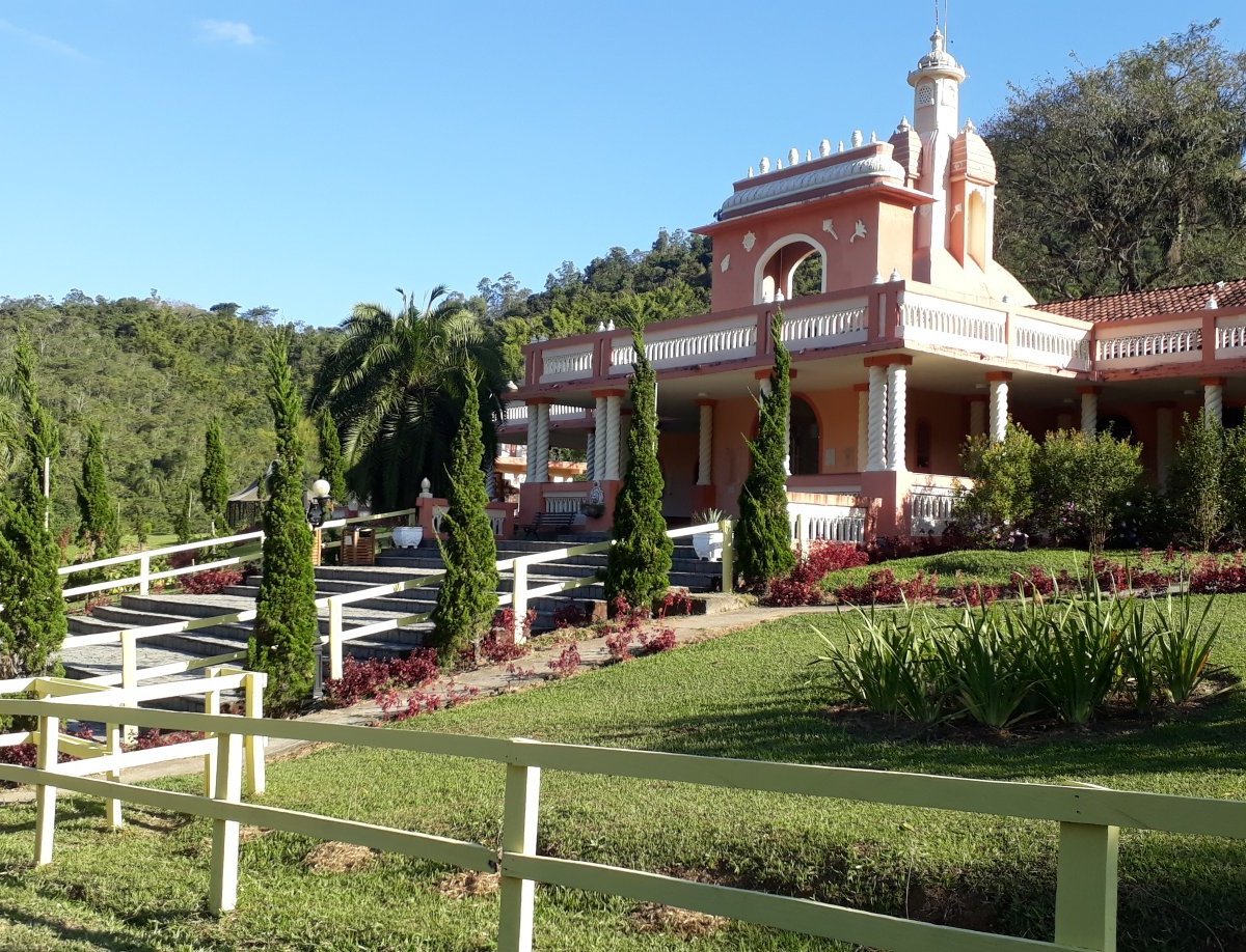 Como o MOVIMENTO HARE KRISHNA chegou no Brasil - FAZENDA NOVA