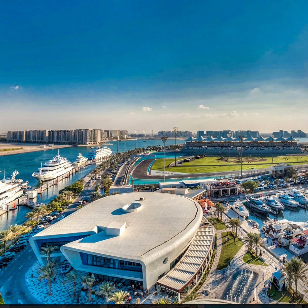 Marina islands. Остров яс в Абу-Даби. Яс Айленд Абу Даби. Остров яс ОАЭ.