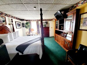 Room & Suite