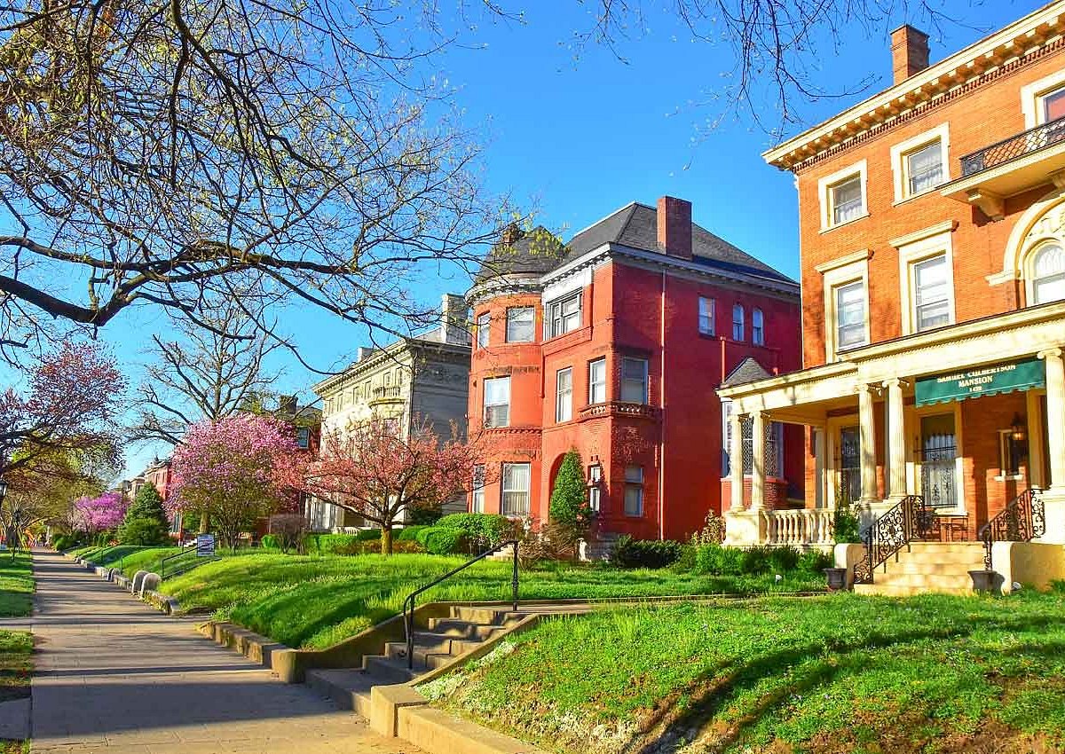 historic old louisville neighborhood & visitors center tours