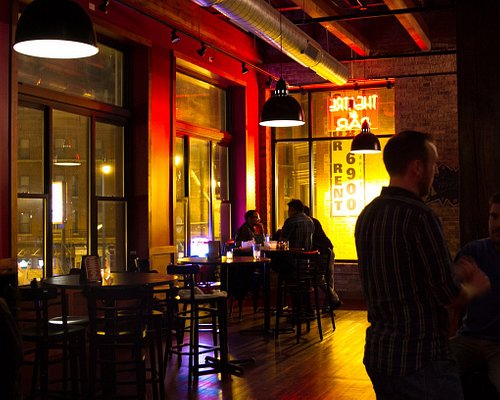 A Local's Guide to the 13 Best Comedy Clubs in Chicago