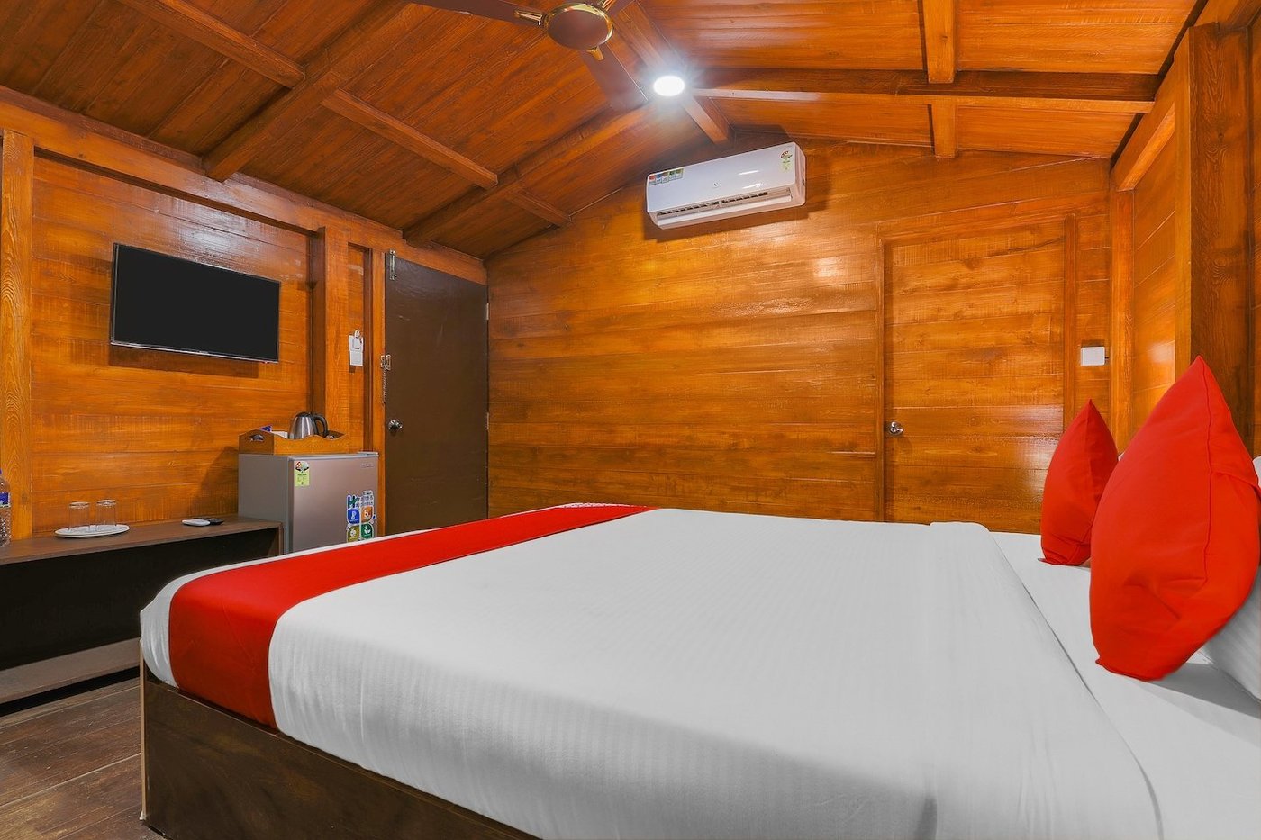 OYO 24827 THE SPOT BAR HOTEL - Inn Reviews (Anjuna, Goa) OYO 24827 THE SPOT BAR HOTEL -  Inn Reviews (Anjuna, Goa)