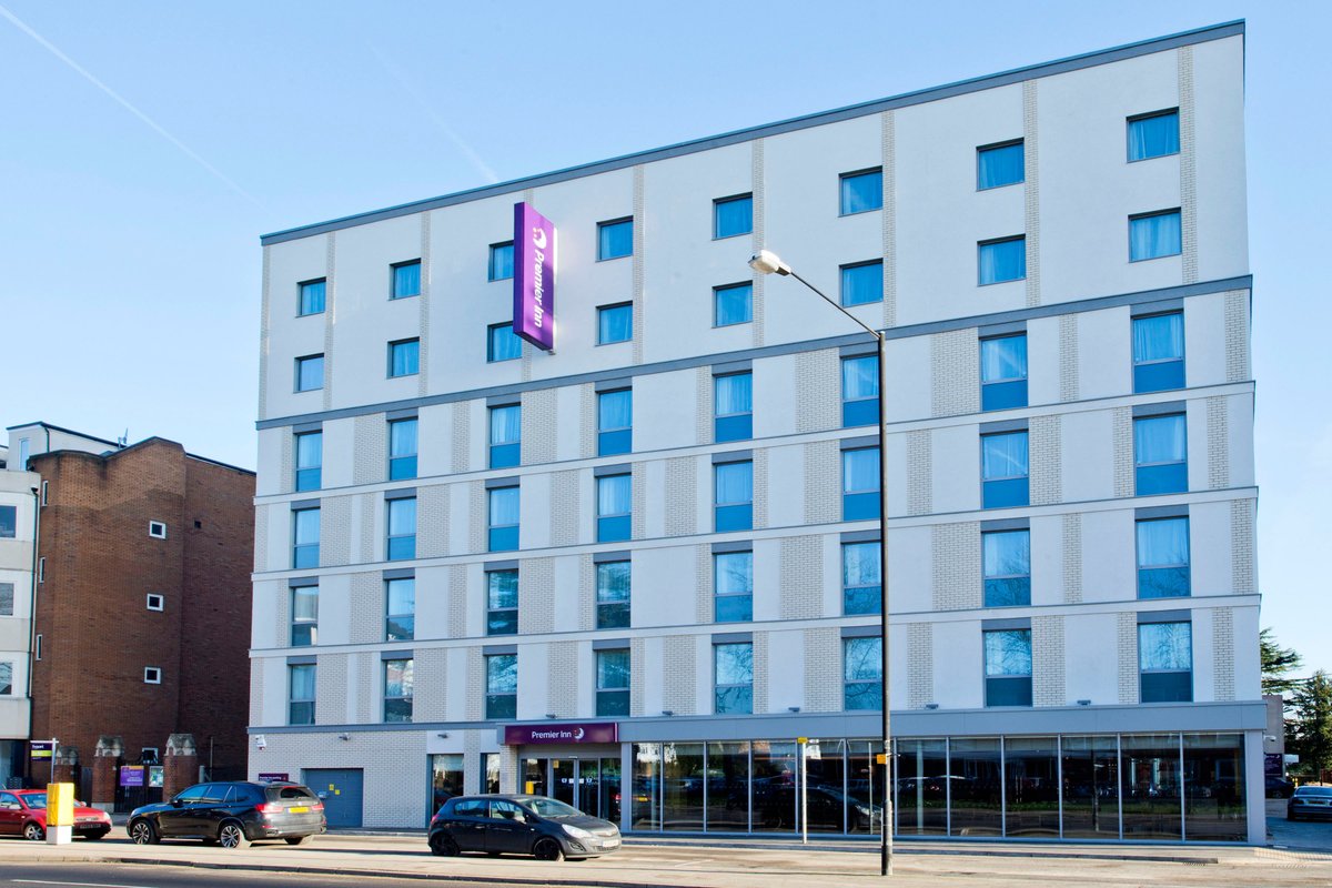 PREMIER INN SLOUGH CENTRAL SOUTH (WINDSOR ROAD) HOTEL - Updated 2022