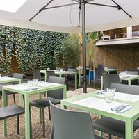 Pranzare nel Giardino Coperto nel cuore di Bologna!