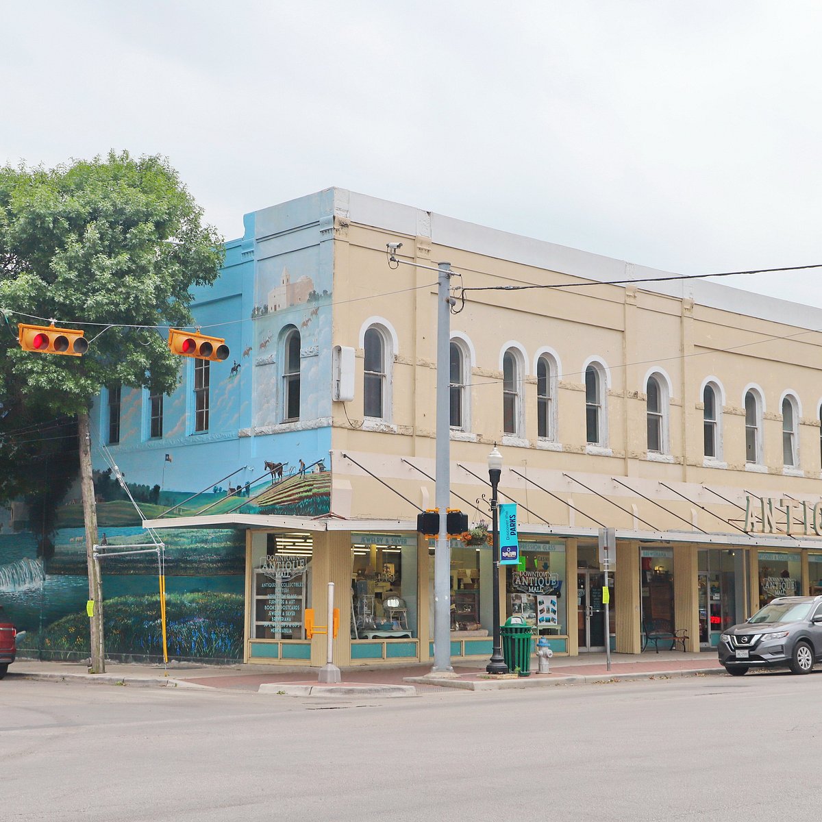 Downtown Antique Mall (New Braunfels) ATUALIZADO 2023 O que saber