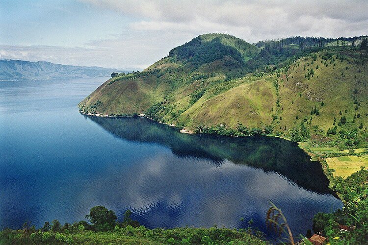 Lake Toba image