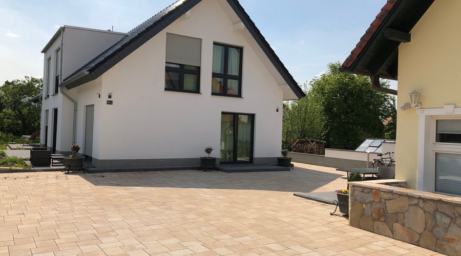 Das Gästehaus Witteborg ist ein Boardinghouse und begrüßt Sie in Paderborn in direkter Nähe zur Universität.