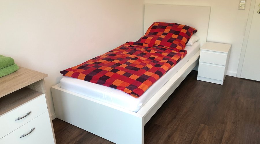 Zweibettzimmer mit Terrasse