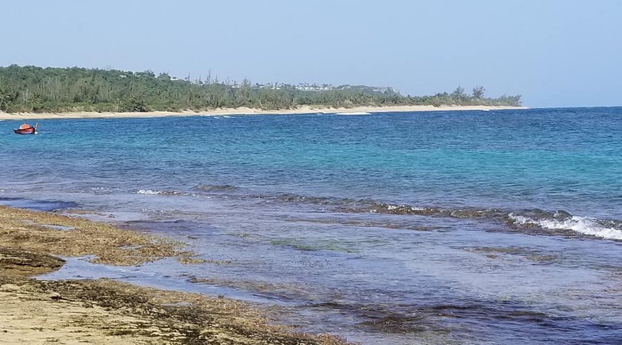 Beach overseeing "Blue Hole"