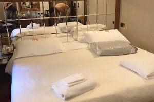 Room & Suite