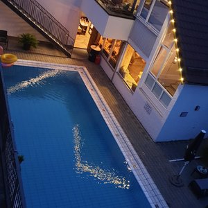 ca. 10 Meter x 4 Meter Pool