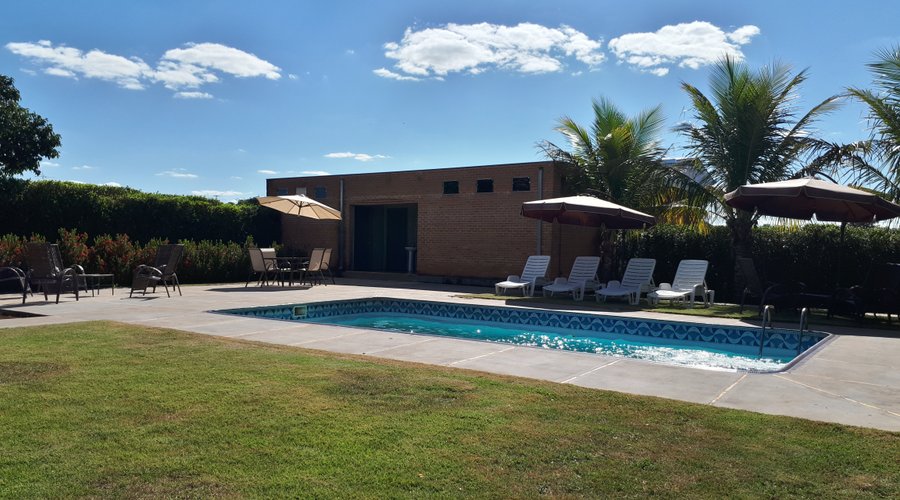 Área de lazer completa com piscina, academia, mesa de sinuca e pebolim (toto)