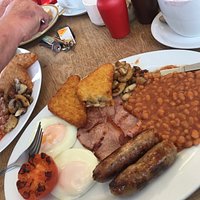 Absolutely, mouthwatering delicious freshly cooked breakfast.Abs food is the best we've tasted in Brid !!