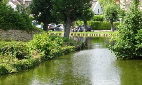 a peaceful location - fishing (with license from castle) available
